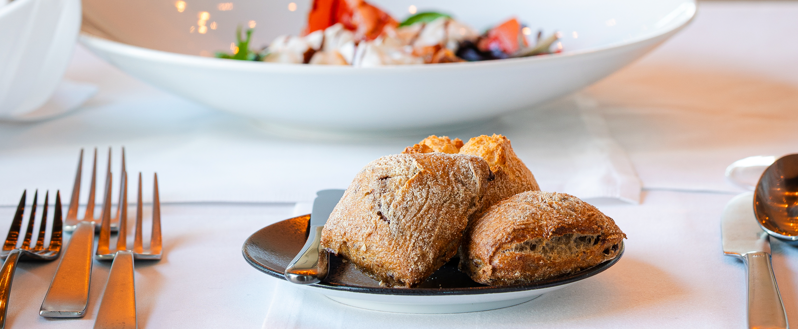 Mediterrane-broden-met-kalamata-olijven-1600x660px